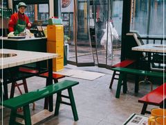 大堂-晓彭肥肠鸡·泡椒鸡火锅(水木天地店)