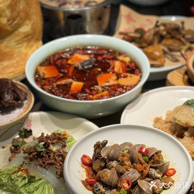 想不到..家附近的燕郊烧鸽子都开19年了