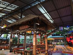 -Green Tree Rest. & Pub