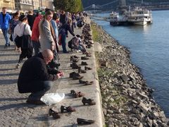 -多瑙河畔鞋履雕塑