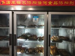 面包甜点陈列柜-四小区火锅·巷子里的重庆火锅(花照壁店)