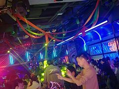 -UP嘻哈酒吧(粉巢店)