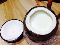 -志龙皇冠吃货椰子铺