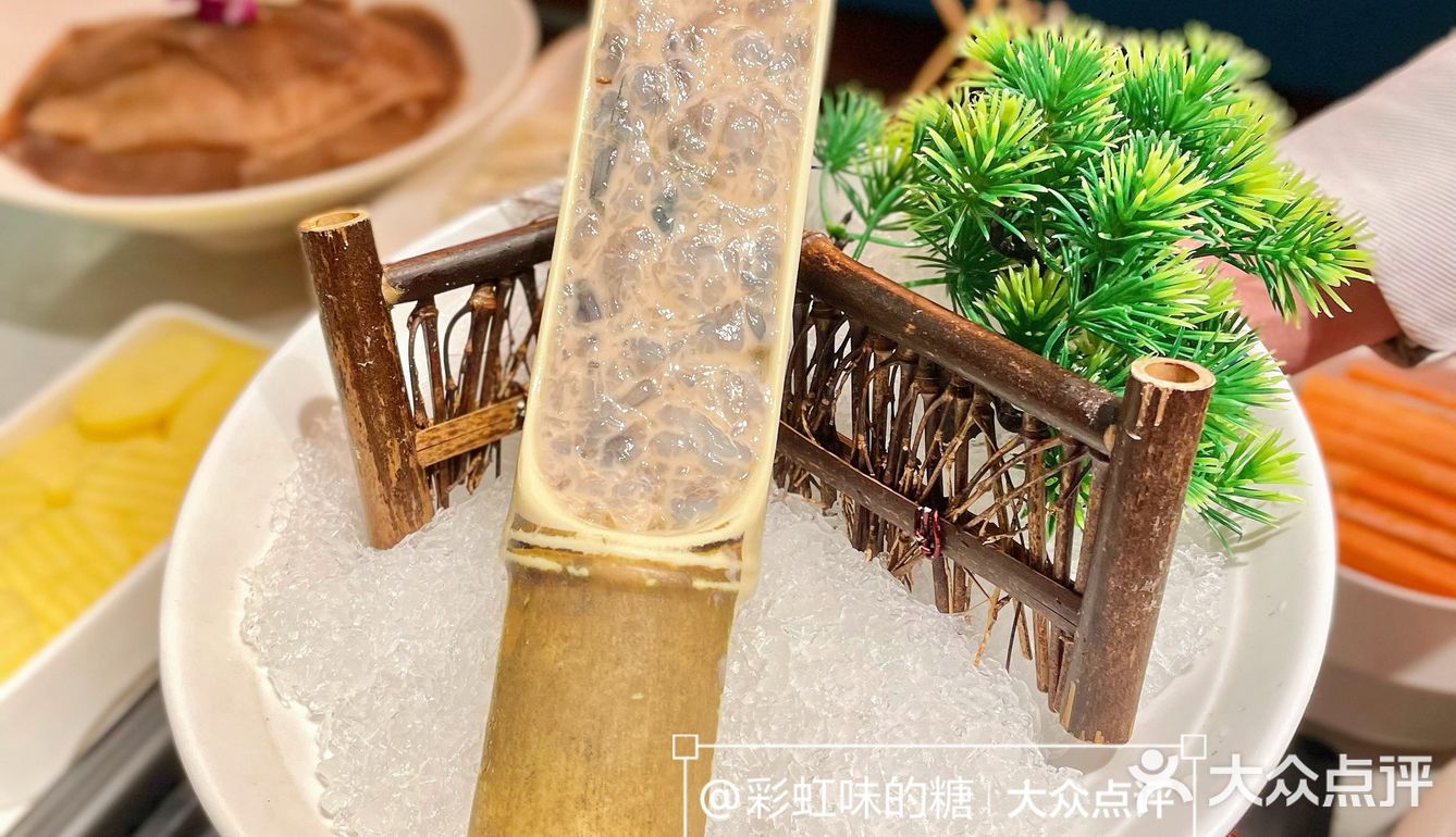 什么⁉️还有毛肚包虾滑⁉️这是什么神操作⁉️