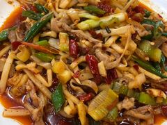 酸笋炒肥肠-红鼻子桂林米粉(金唐新光界店)