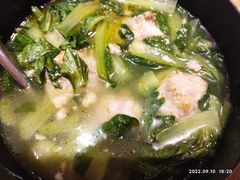 蟹粉狮子头-镇扬菜馆