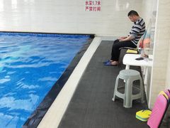 -小海豚国际游泳培训中心(松江九亭店)