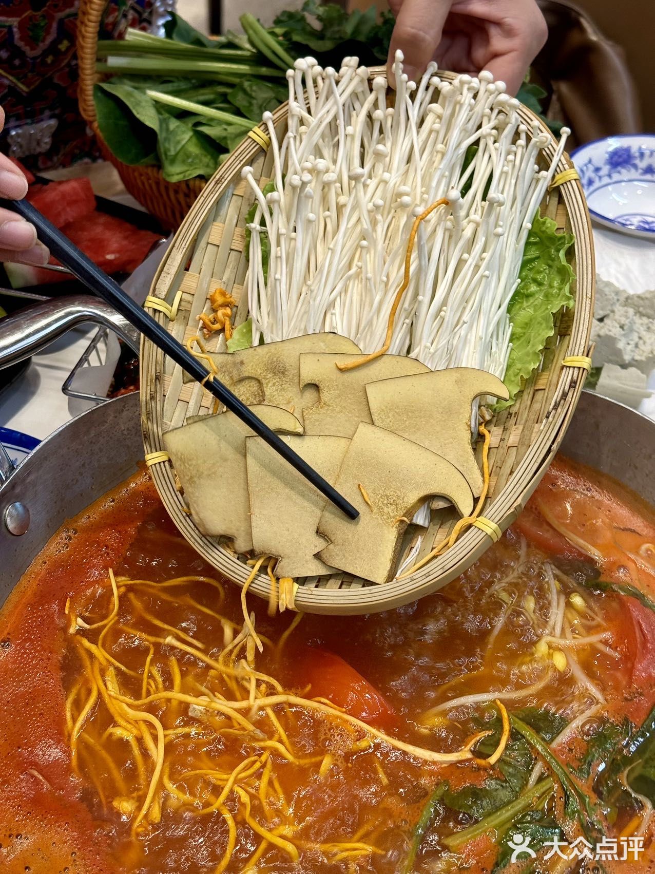 贵州朋友带路来吃的酸汤火锅，明天还来！