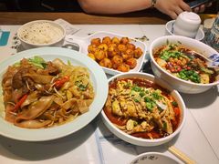 牛肉炒河粉-宽窄巷成都菜(青岛路万达广场店)