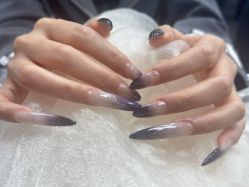 -芊屿芊浔美甲