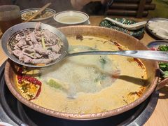 -洱火云南酸菜牛肉火锅(石景山当代商城店)