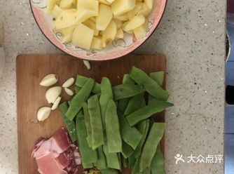 看这一道土豆炖豆角，十足的东北味！