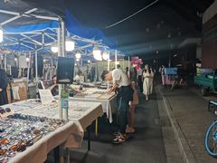 -吴山路夜市