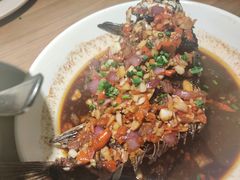 香煎鲫鱼-费大厨辣椒炒肉(新城吾悦广场店)