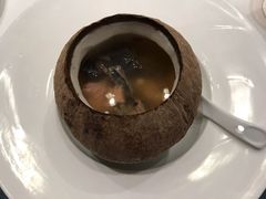 原盅椰皇炖乌鸡汤-顺峰(农展馆店)