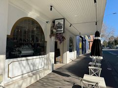 -FLOVIE FLORIST CAFE