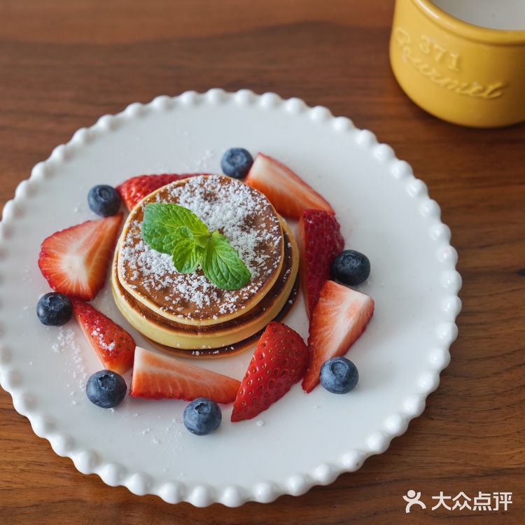 ☁️早餐日记：🥞酸奶松饼，花生豆浆
