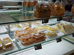 -新月蛋糕西点专卖店(大麦街店)