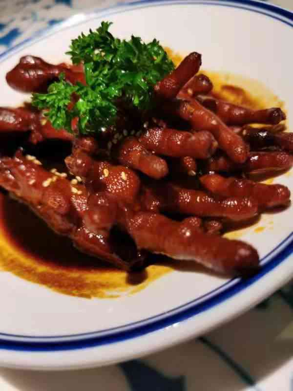 小吴越-"好久没来了,听说换菜单了 3个人 点的菜."-大众点评移动版