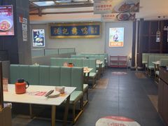 -阿瓦山寨·湘菜现炒·剁椒鱼头王(咸阳总店)