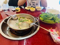 -老石黑山羊毛驴肉火锅(金凯广场店)