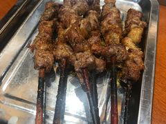 红柳枝烤羊肉-琥珀老六龙虾(四里河店)