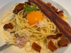 -Chom Cafe and Restaurant