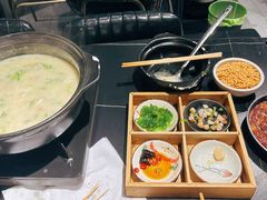 -牛牛和牛海鲜粥底火锅(长虹国际城店)