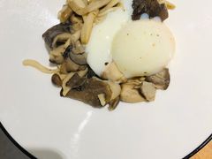 烤菌菇配温泉蛋-新贝乐意大利餐厅(苏州中心店)