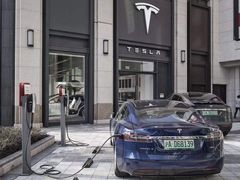 -TESLA 特斯拉(上海太古汇体验店)
