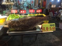 -六合夜市