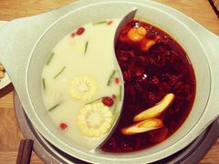 猪肚鸡香辣双味锅-青瓷火锅料理(西单大悦城店)