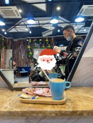 -PE SALON