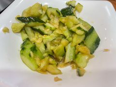 蒜泥黄瓜-三里屯土灶炖公鸡地锅鸡(江东店)