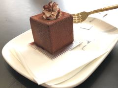 -UNI UNI(环亚凯瑟琳店)