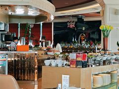 -荣誉国际酒店-云顶旋转餐厅