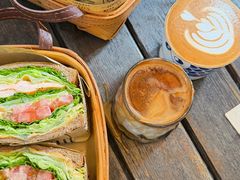 吞拿鱼牛油果三明治-萤火虫咖啡(砖著店)