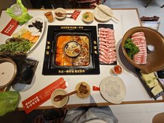 -老牌坊云南鱼豆花火锅(哈西万达店)