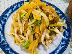 凉拌芭蕉花-蜗牛小馆醉乡民谣云南菜(惠新西里店)