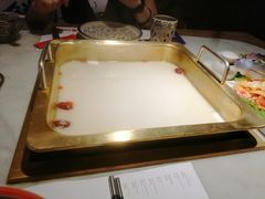 -尚尚仙·酸汤猪手·猪肚鸡火锅(华联万柳购物中心店)