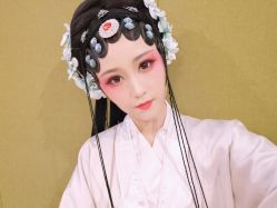 -盘子女人坊生日照·摄影馆(华强店)