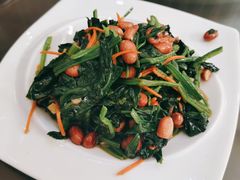 果仁拌菠菜-金阁家常菜(贵阳路店)