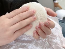 -灰姑娘美甲美睫馆