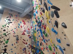 -ROCKPLUS攀岩馆(环宇城店)