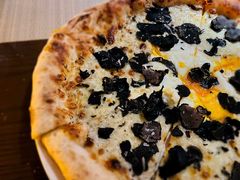 黑松露有机蛋Pizza-Atto Primo