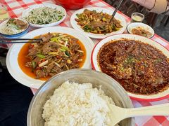 -洪霞餐馆·川菜·鲜货现炒(两江春城店)