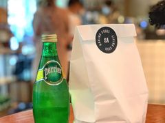 巴黎水原味-81BAKERY(大学路店)