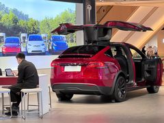 -TESLA 特斯拉(上海太古汇体验店)
