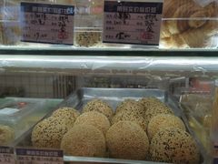 -白玉兰食品甜凤店(合生汇店)