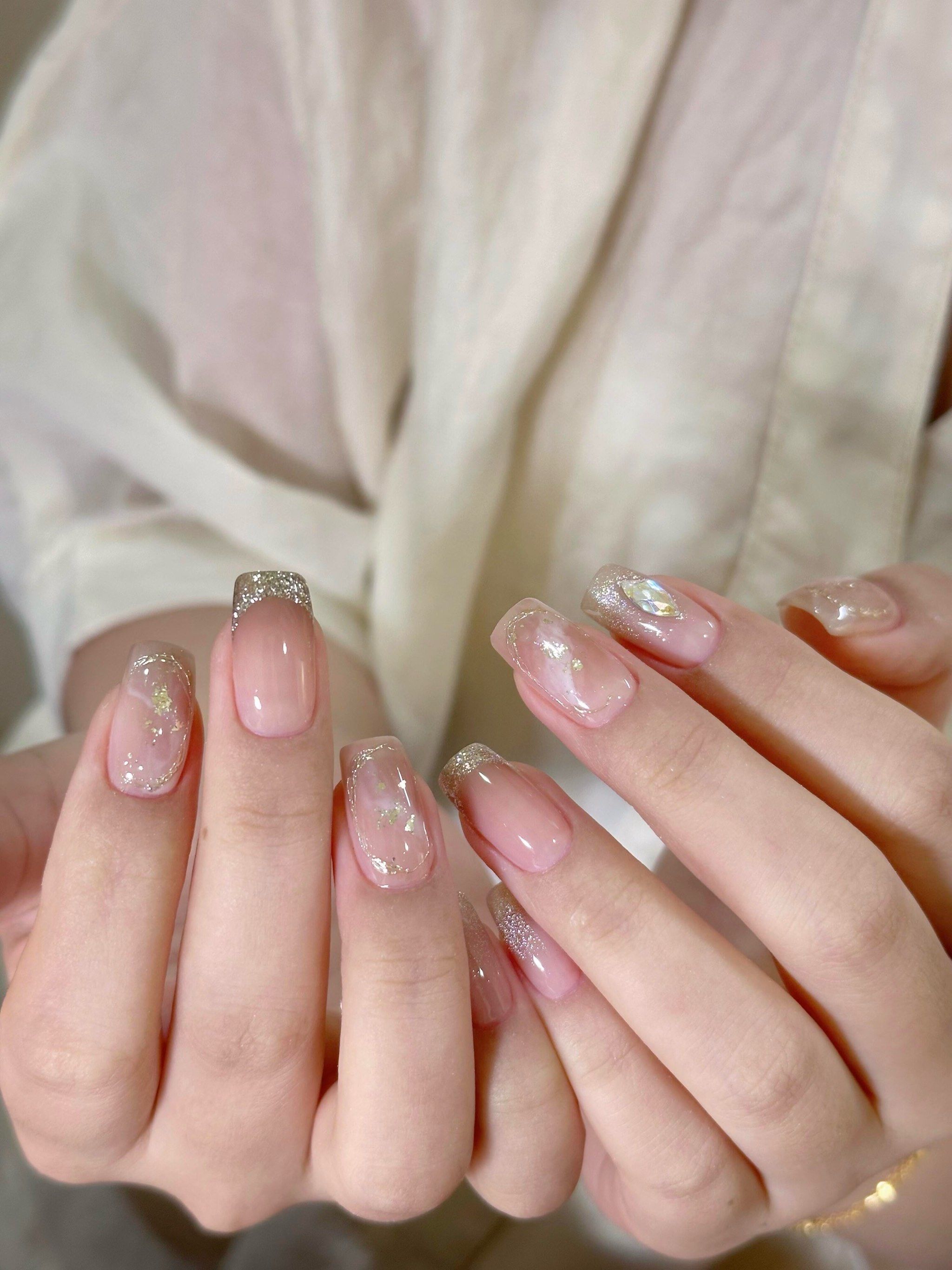 简单温柔

#干净美甲 #耐看美